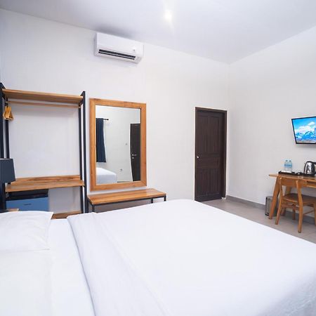 La Casa Jogja Hotel Kejayan Exterior photo